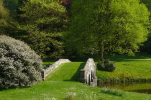 stourhead garden, bridge, lawn-849742.jpg